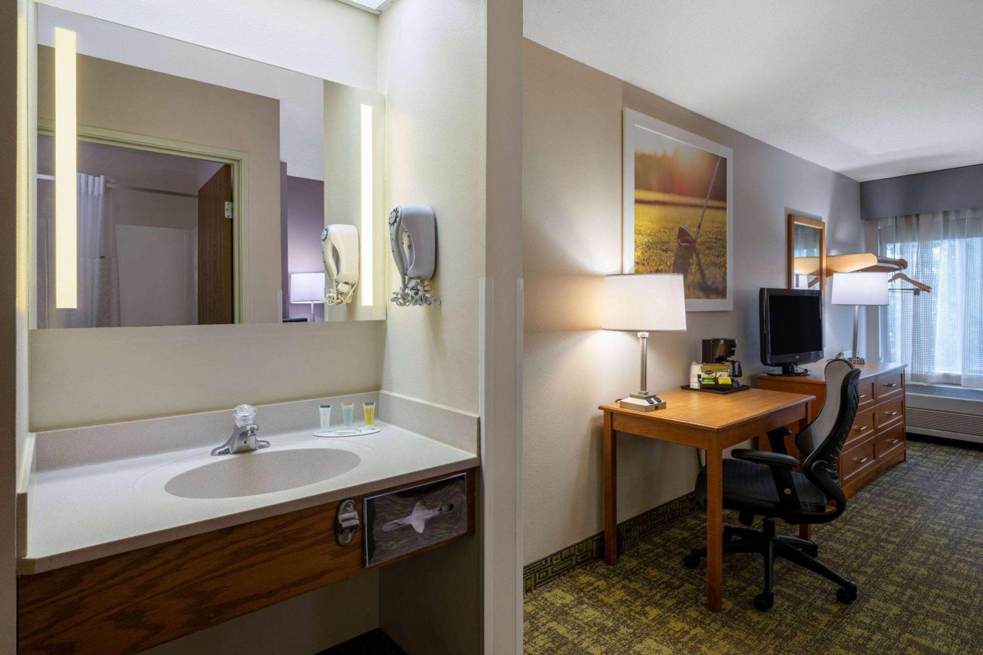 Days Inn & Suites By Wyndham Madison Exterior foto